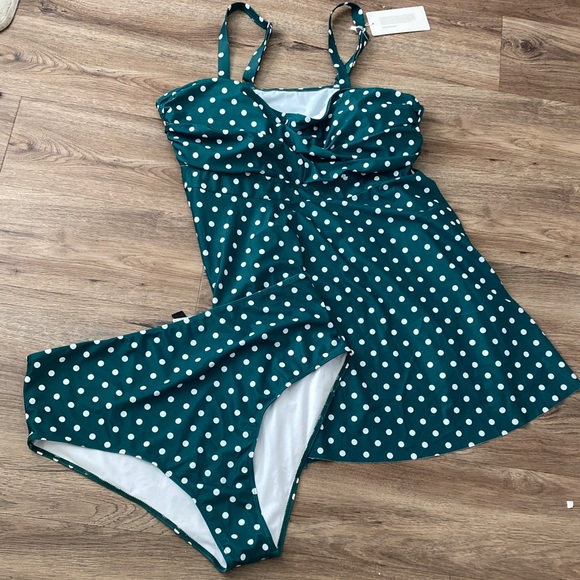 BloomChic Green Polka Dot Swimsuit Sz 22-24 NWT - Picture 2 of 6